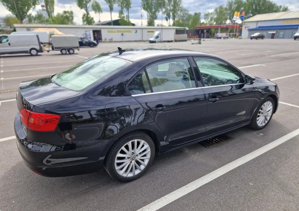 Volkswagen Jetta cena 37900 przebieg: 173000, rok produkcji 2013 z Góra małe 781